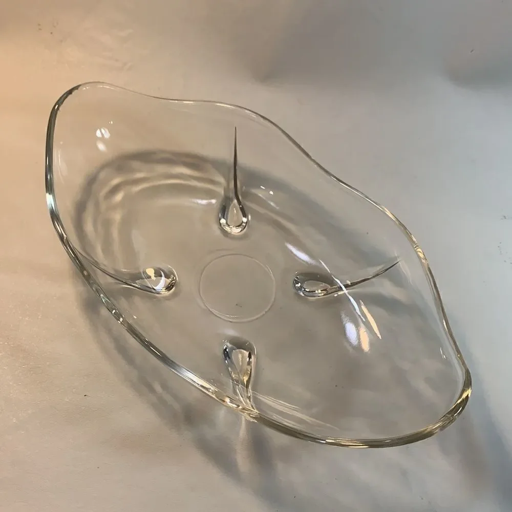 Vintage Clear Glass Oval Shaped 4 Teardrop Feet Scalloped Edge Serving Dish Bowl